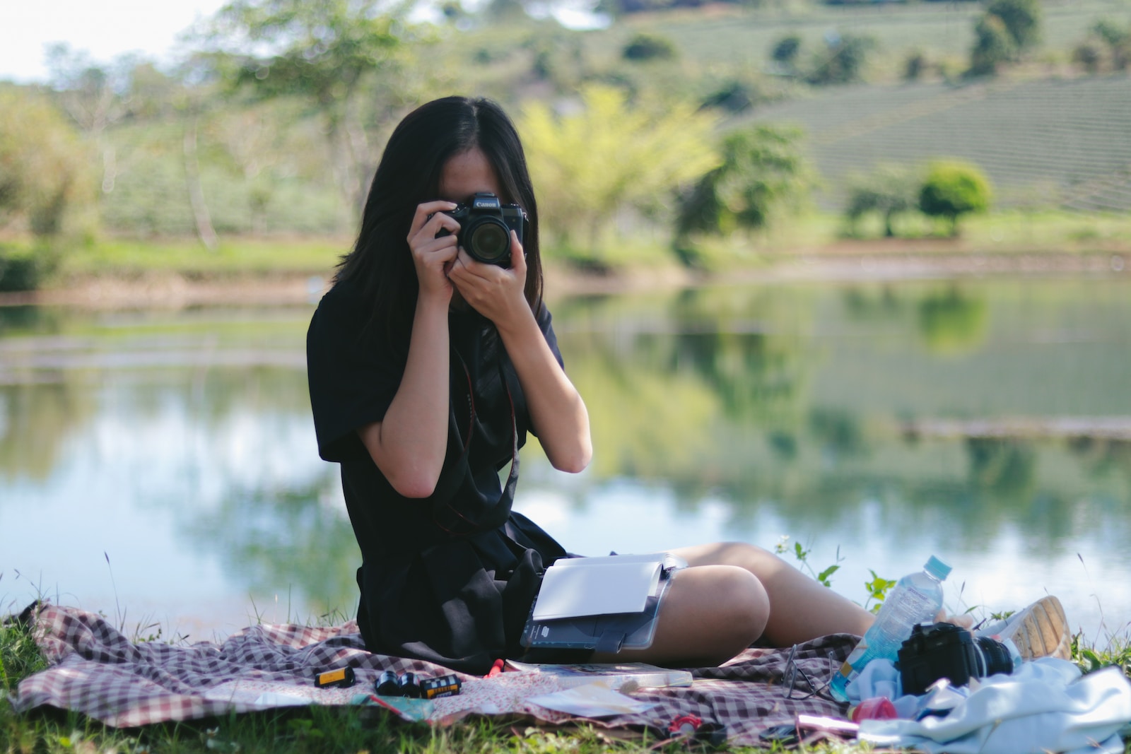 15 Different Platforms to Make Money Taking Photos
